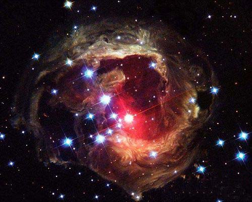 "哈勃"望远镜精彩图片展现恒星生命循环
