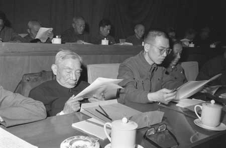 陈景润:醉心于摘取数学皇冠上明珠的人