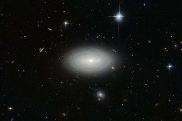 【单电子宇宙】宇宙级单身汉，哈勃望远镜发现一孤独星系