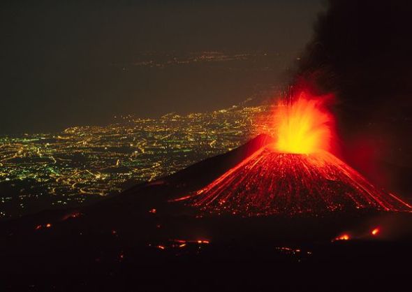 全球正在出售的古堡_全球正在喷发的七座火山(组图)