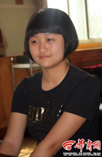 2011年陕西高考文科状元:爱看红楼梦汉中勉县一中李宁宁同学以709分的