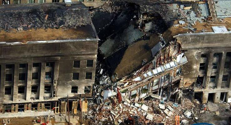 2001年9月14日航拍华盛顿五角大楼被撞后的受损情况    