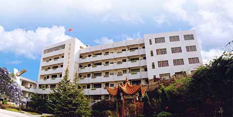 3 middle school of kunming),简称昆三中